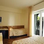 Le Roi Hotel