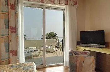 Le Roi Hotel