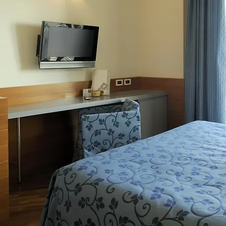 Hotel Le Roi 3*