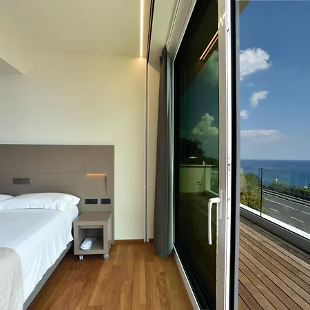 Le Roi Hotel