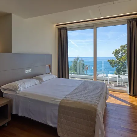 Hotel Le Roi 3*